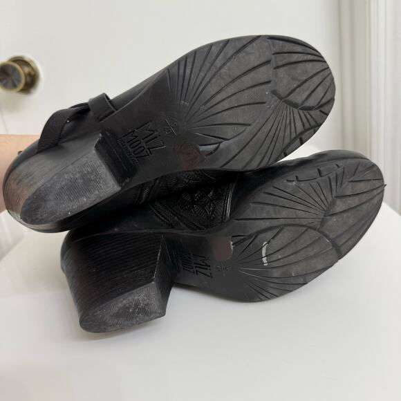 Miz Mooz Dale Mary Jane Heels Ankle Booties Faux Leather Black Embroidered Sz 9 - Picture 5 of 8